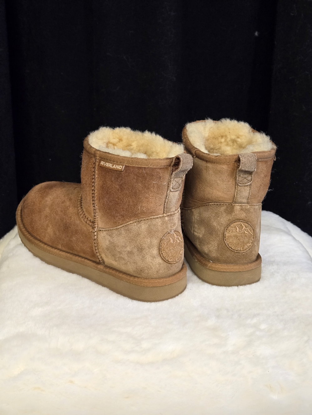 Riverland Sheepskin Short Boots Size 8 UGG Style Cleaned